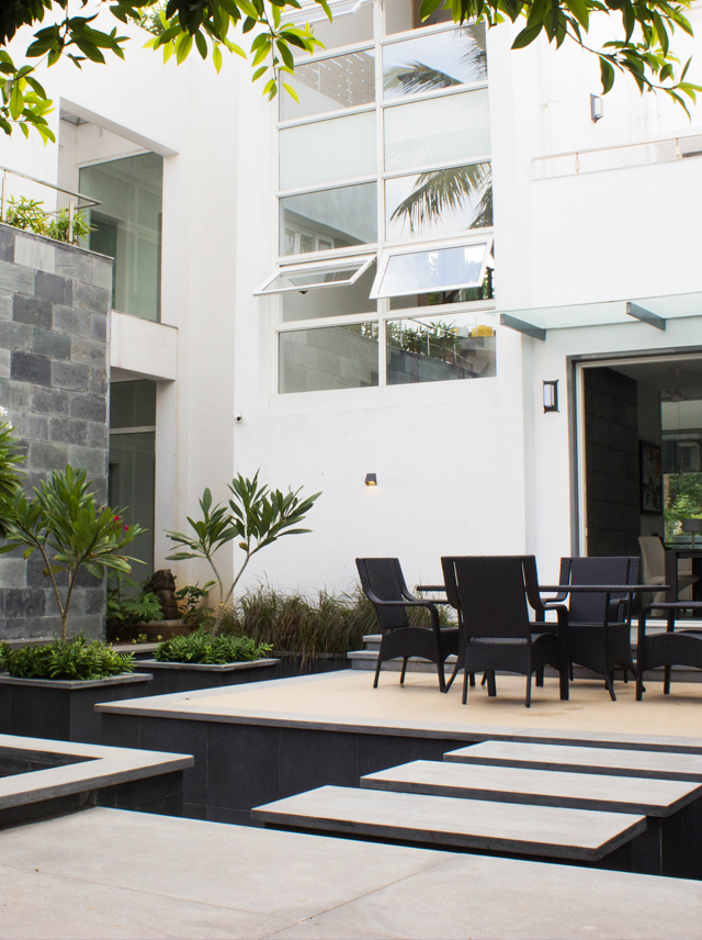 Courtyards, Setbacks & Big Impact Landscape